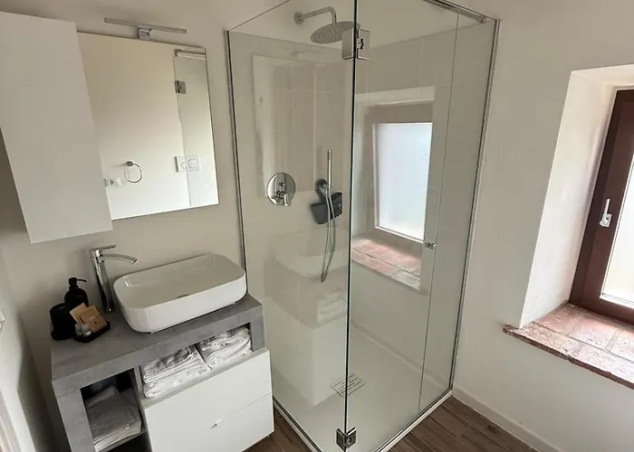 Il Monastero Di Qua Gæstehus Sarturano