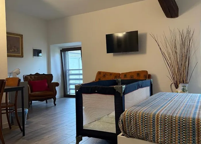 Il Monastero Di Qua Gæstehus Sarturano